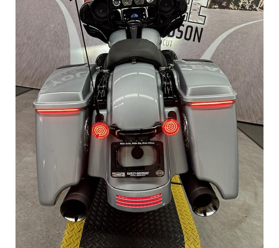 2019 FLHXS Street Glide Special