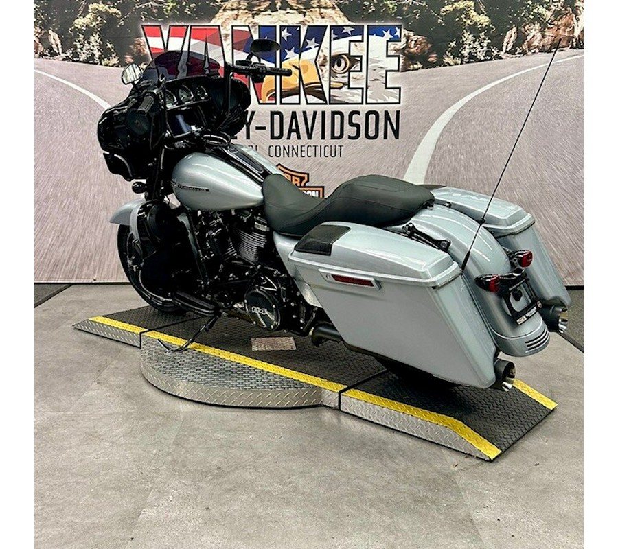 2019 FLHXS Street Glide Special