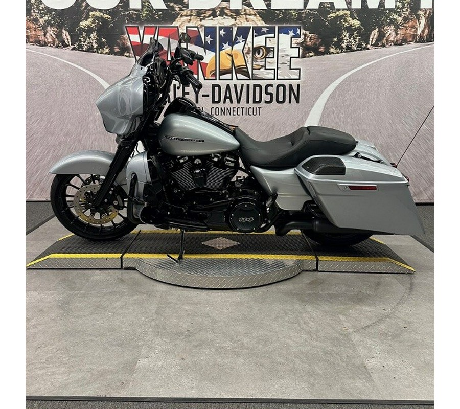 2019 FLHXS Street Glide Special