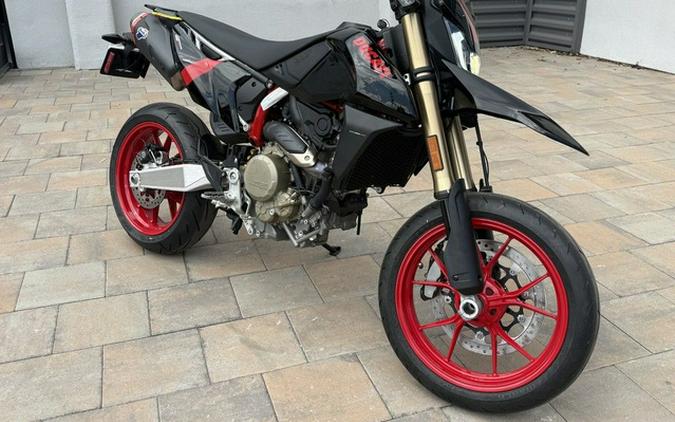 2027 Ducati Hypermotard 698 Mono Nera