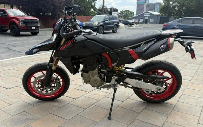 2027 Ducati Hypermotard 698 Mono Nera