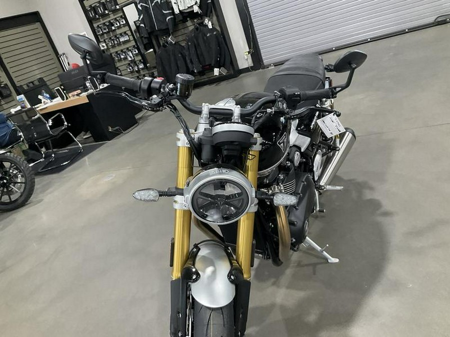 2025 Triumph Speed Twin 1200 RS Sapphire Black