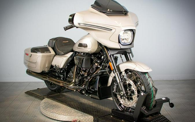 2023 Harley-Davidson CVO Street Glide FLHXSE