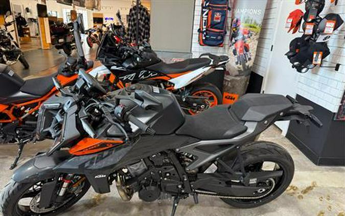 2024 KTM 990 Duke