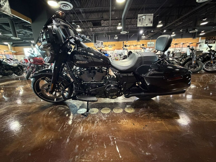 2025 Harley-Davidson Street Glide® Base