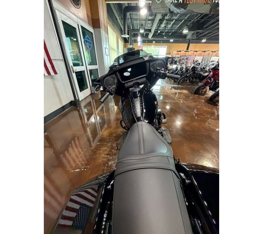 2025 Harley-Davidson Street Glide® Base