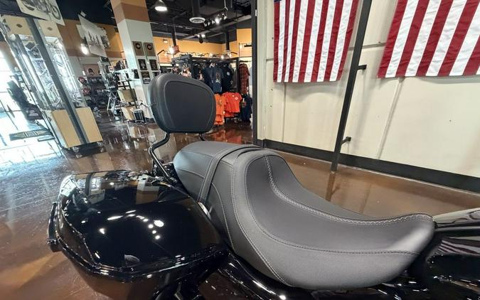 2025 Harley-Davidson Street Glide® Base