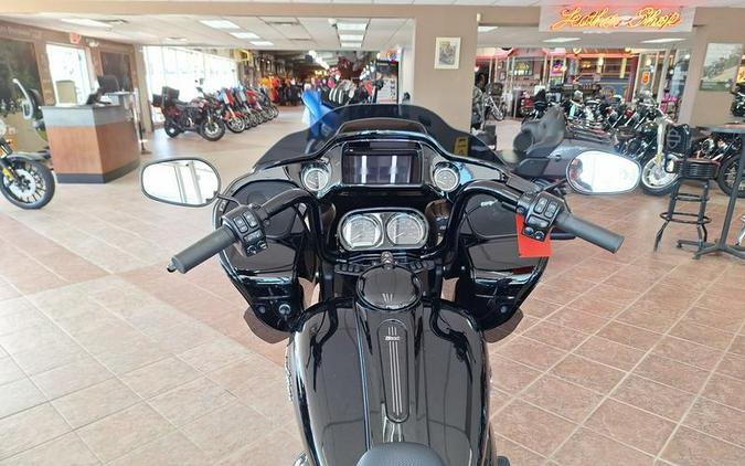 2024 Harley-Davidson® FLTRT - Road Glide® 3