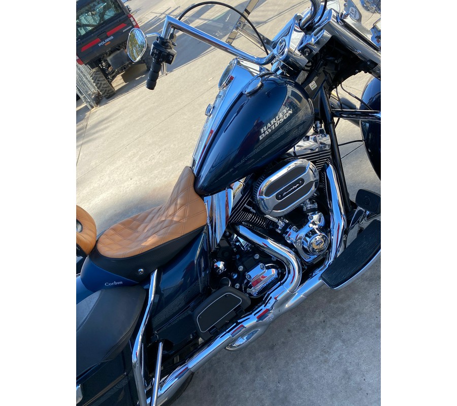 2016 Harley-Davidson® ROAD KING