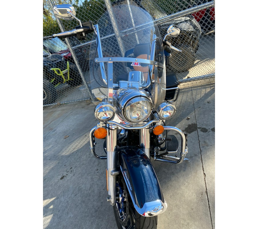 2016 Harley-Davidson® ROAD KING