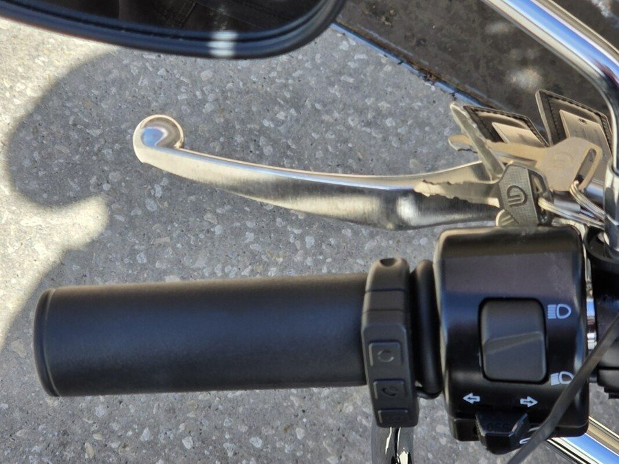 2024 Kawasaki VULCAN 900 Custom