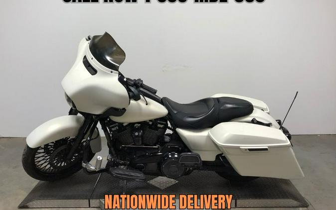 2018 Harley-Davidson® Street Glide Special - FP8136