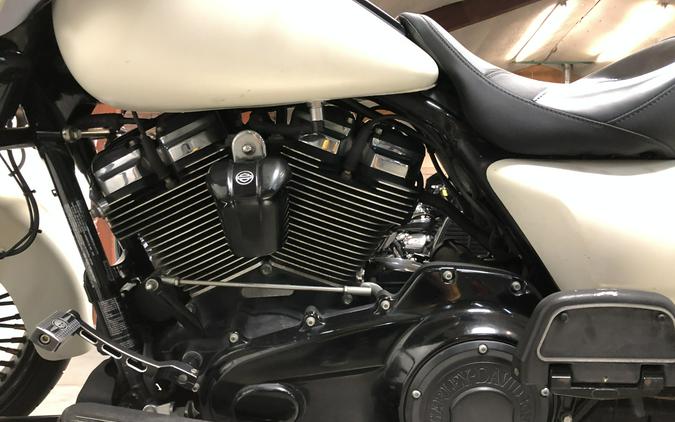 2018 Harley-Davidson® Street Glide Special - FP8136