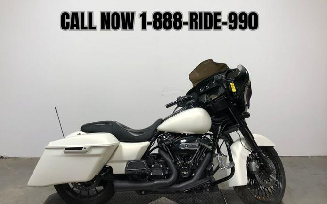 2018 Harley-Davidson® Street Glide Special - FP8136