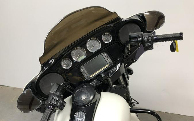 2018 Harley-Davidson® Street Glide Special - FP8136