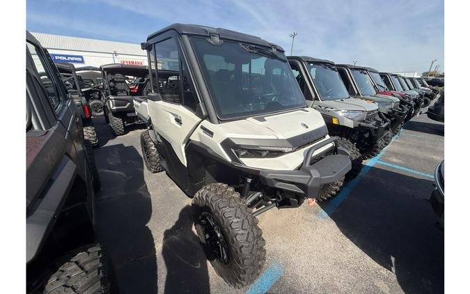 2026 SSV DEF LTD 65 HD11 WH HB 26 - Can-Am
