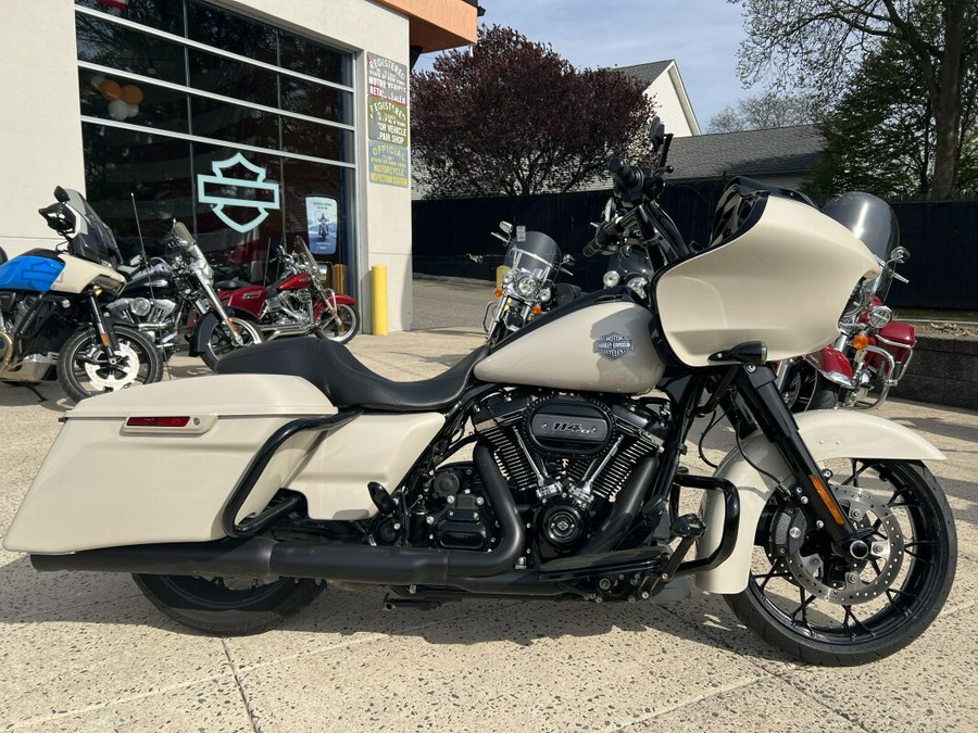 2022 Harley-Davidson Road Glide Special White Sand Pearl