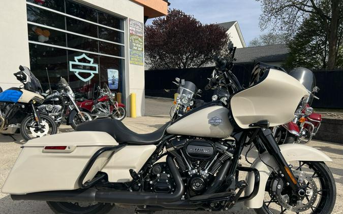 2022 Harley-Davidson Road Glide Special White Sand Pearl