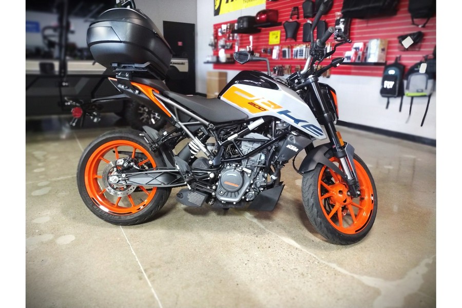 2023 KTM Duke 200