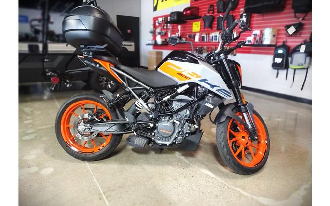 2023 KTM Duke 200