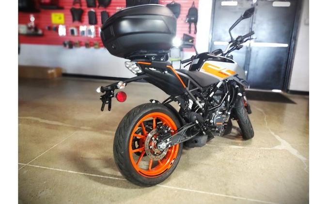 2023 KTM Duke 200