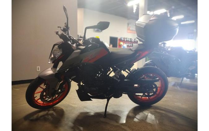 2023 KTM Duke 200