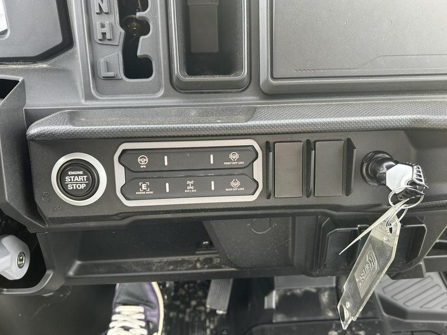 2026 Can-Am® Defender MAX XT HD11