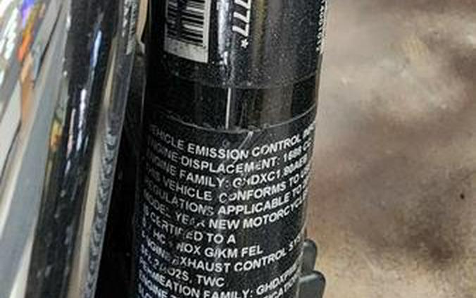 2016 Harley-Davidson® FLD - Dyna® Switchback™