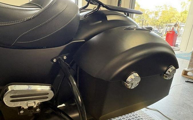 2018 Indian Springfield Dark Horse ABS Thunder Black Smoke