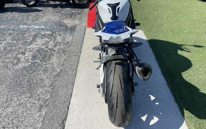 2013 BMW HP4