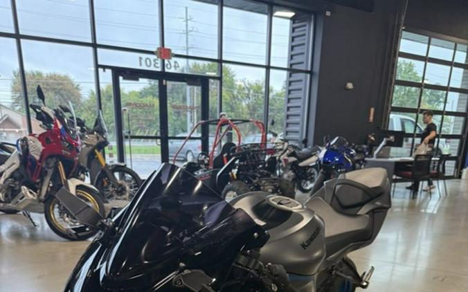 2026 Kawasaki Ninja® ZX™-6R Base