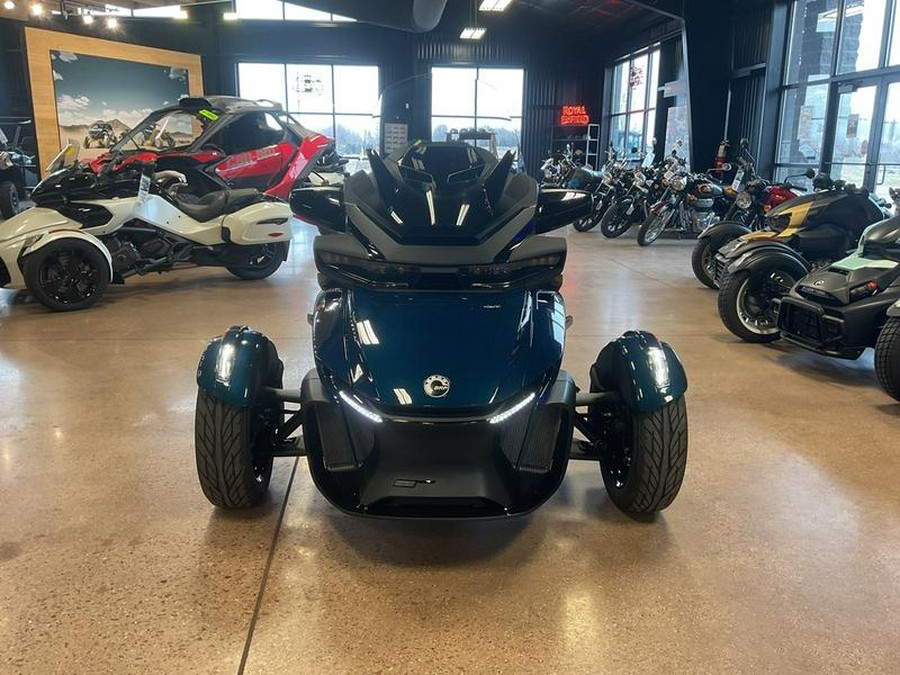 2024 Can-Am® Spyder RT Limited Dark Wheels