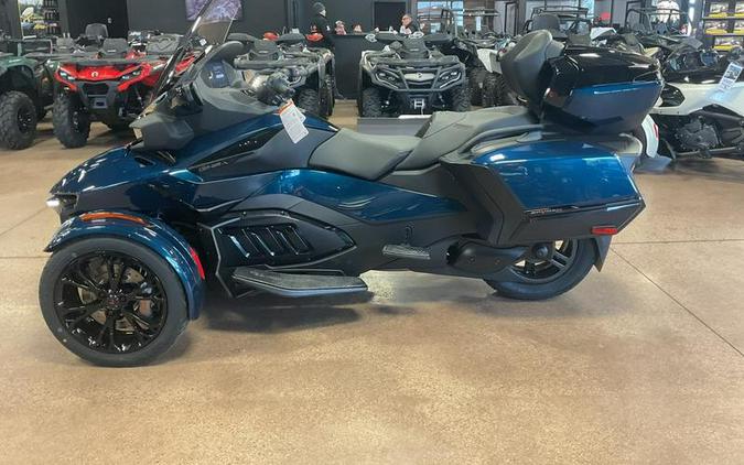 2024 Can-Am® Spyder RT Limited Dark Wheels