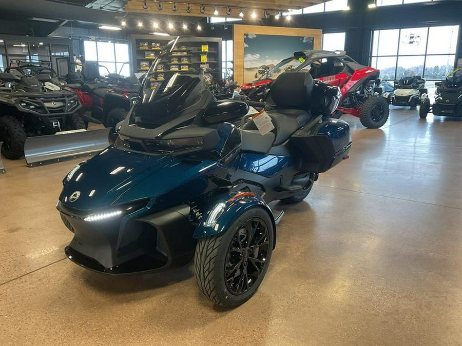 2024 Can-Am® Spyder RT Limited Dark Wheels