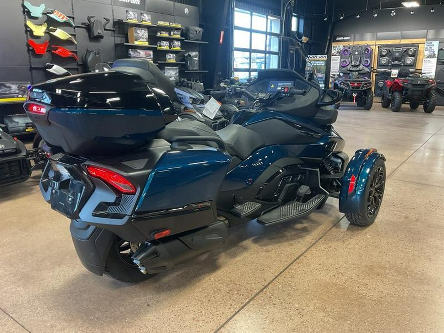 2024 Can-Am® Spyder RT Limited Dark Wheels