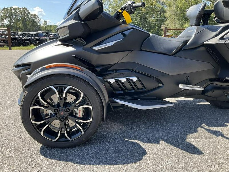 2023 Can-Am® Spyder RT Limited Dark Wheels