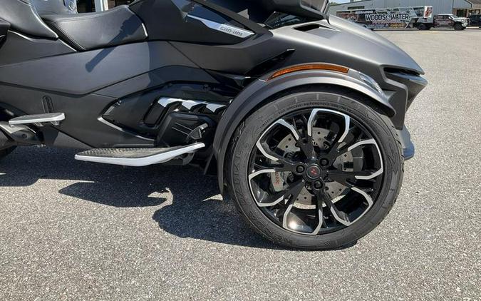 2023 Can-Am® Spyder RT Limited Dark Wheels