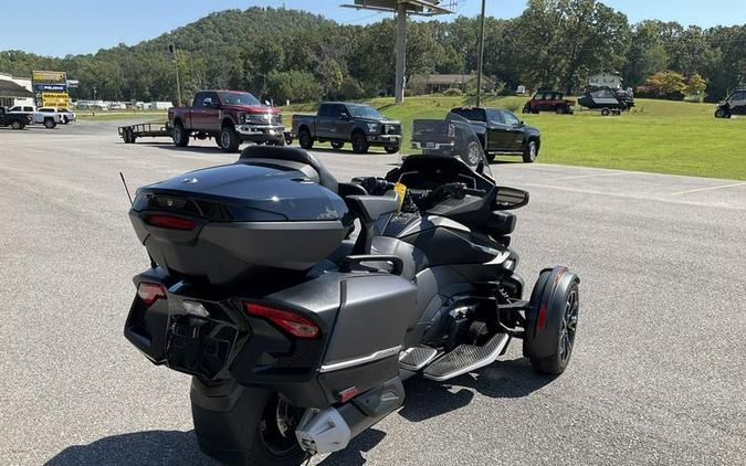 2023 Can-Am® Spyder RT Limited Dark Wheels