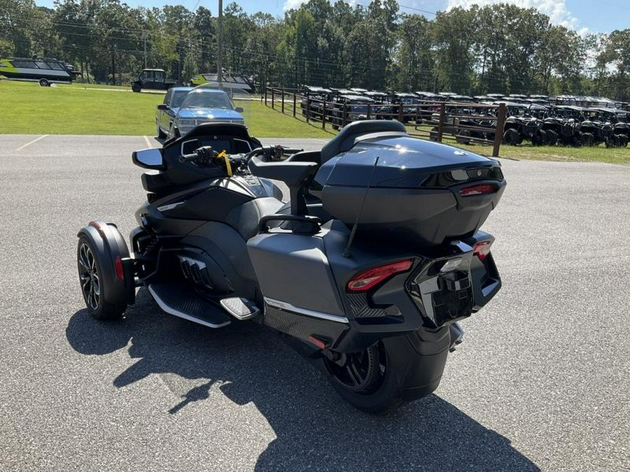 2023 Can-Am® Spyder RT Limited Dark Wheels