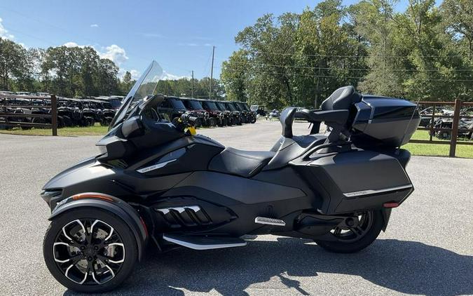 2023 Can-Am® Spyder RT Limited Dark Wheels