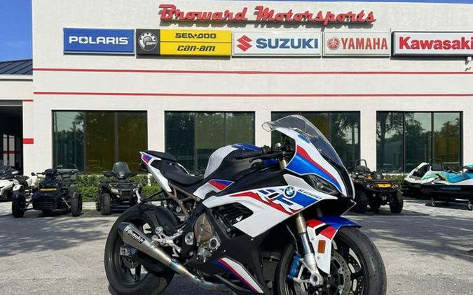 2022 BMW S 1000 RR Light White / Racing Blue / Racing Red