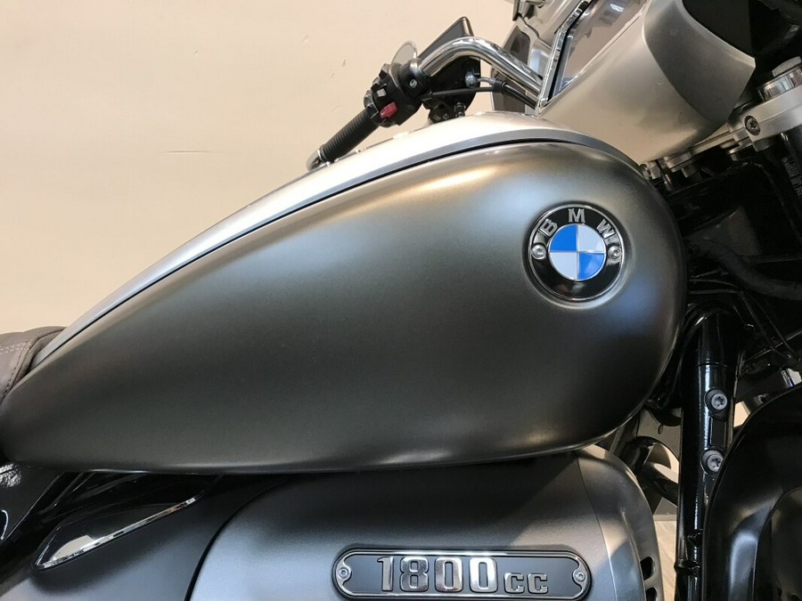 2022 BMW R 18 Transcontinental Manhattan Metallic Matte