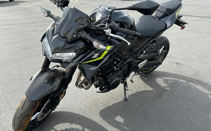 2024 Kawasaki Z900 ABS Metallic Spark Black/Metallic Matte Dark Gray