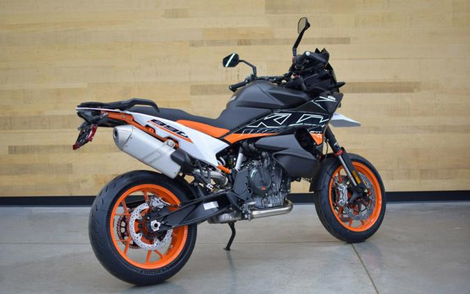 2024 KTM 890 SMT