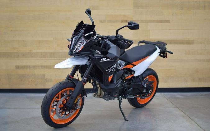 2024 KTM 890 SMT