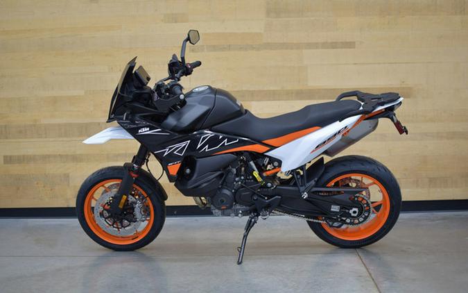 2024 KTM 890 SMT