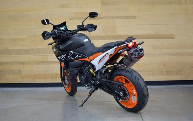 2024 KTM 890 SMT