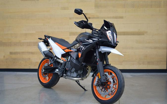 2024 KTM 890 SMT