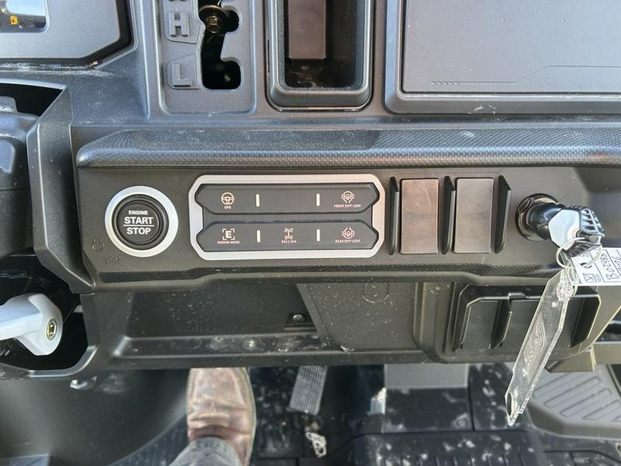 2026 Can-Am® Defender XT HD11