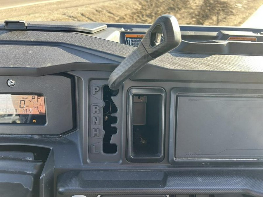 2026 Can-Am® Defender XT HD11